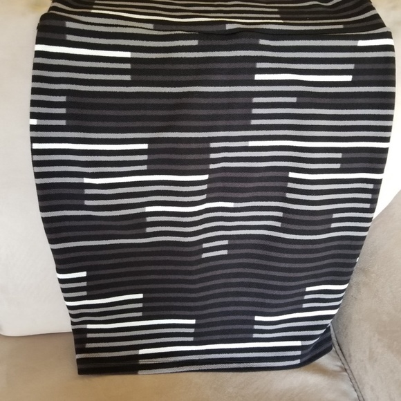 LuLaRoe Skirts - Picture 5 of 8